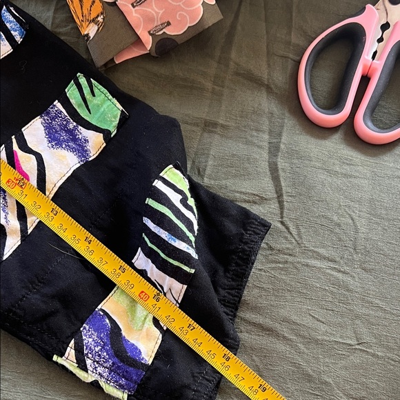 Vintage Cache Abstract Cropped Jacket – Gold Buttons & Dangling Charms - Picture 7 of 7